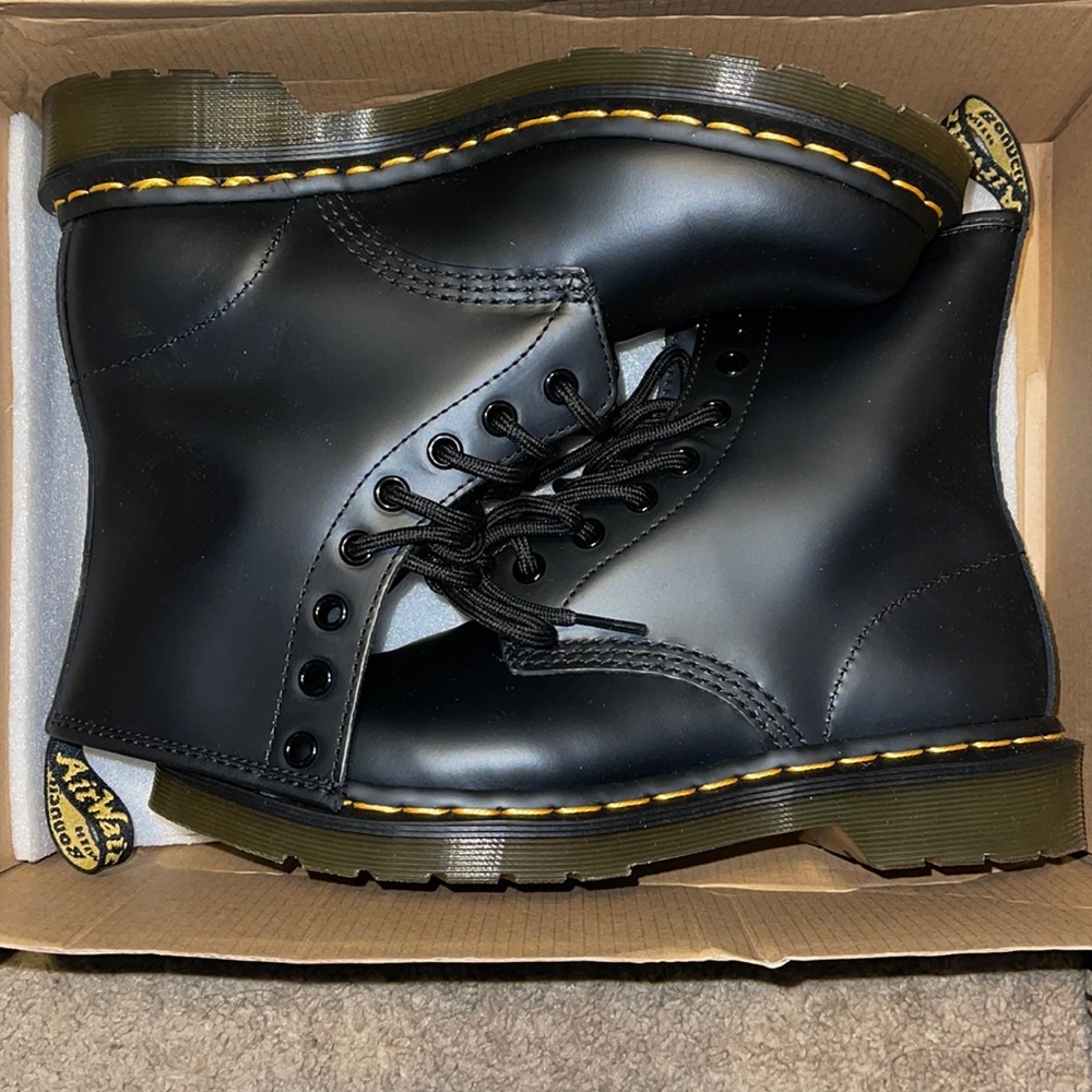 Brand New women Dr. Martens